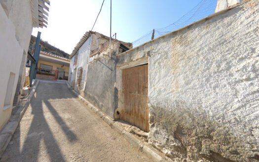 TOWNHOUSE IN PARTALOA