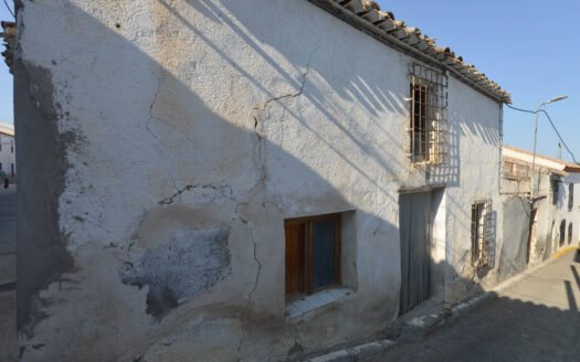 TOWNHOUSE IN PARTALOA