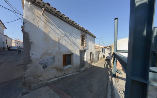TOWNHOUSE IN PARTALOA