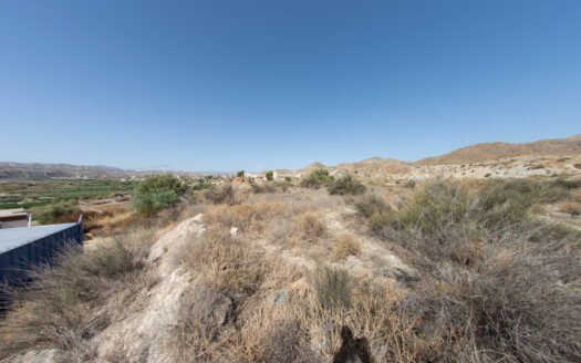 CORTIJO IN ARBOLEAS AREA