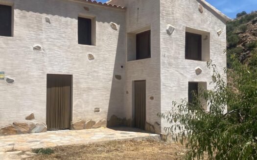CORTIJO IN LUBRÍN AREA