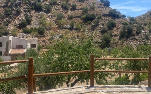 CORTIJO IN LUBRÍN AREA