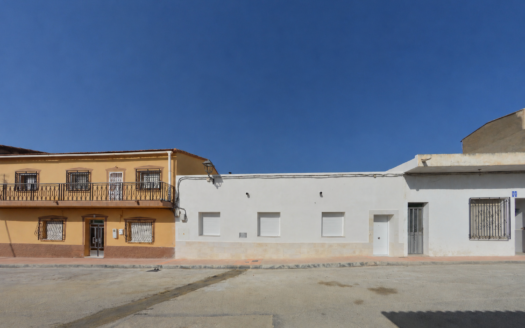*NEW & EXCLUSIVE* NEWLY-RENOVATED TOWN HOUSE IN LA ALFOQUIA
