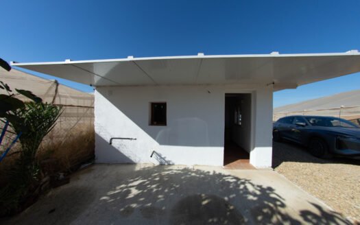 HOUSE IN THE CUEVAS DEL ALMANZORA AREA