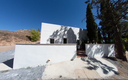 RENOVATED CORTIJO IN THE CANTORIA AREA