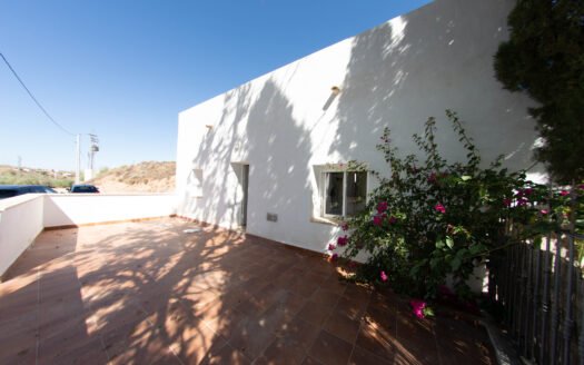 RENOVATED CORTIJO IN THE CANTORIA AREA
