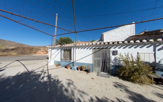 CORTIJO IN LUBRÍN AREA