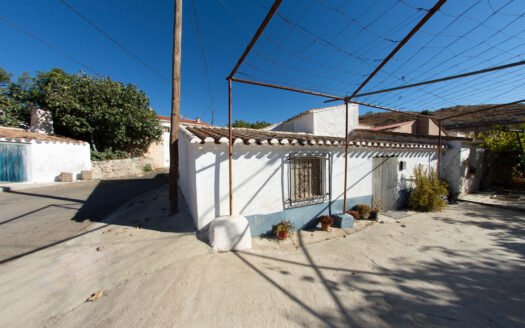 CORTIJO IN LUBRÍN AREA