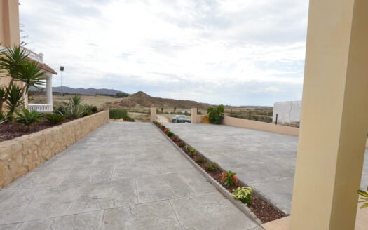 MODERN TERRACED HOUSE IN CUEVAS DEL ALMANZORA AREA